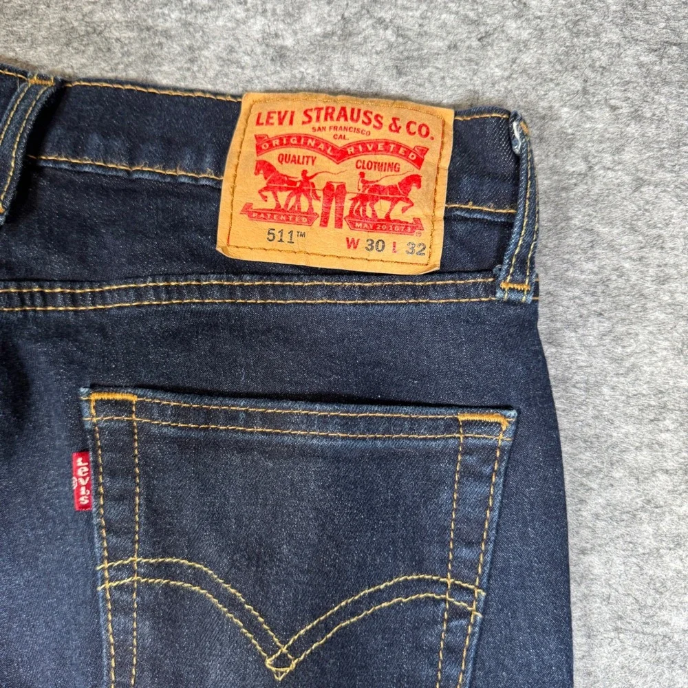 Levis dark preowned
